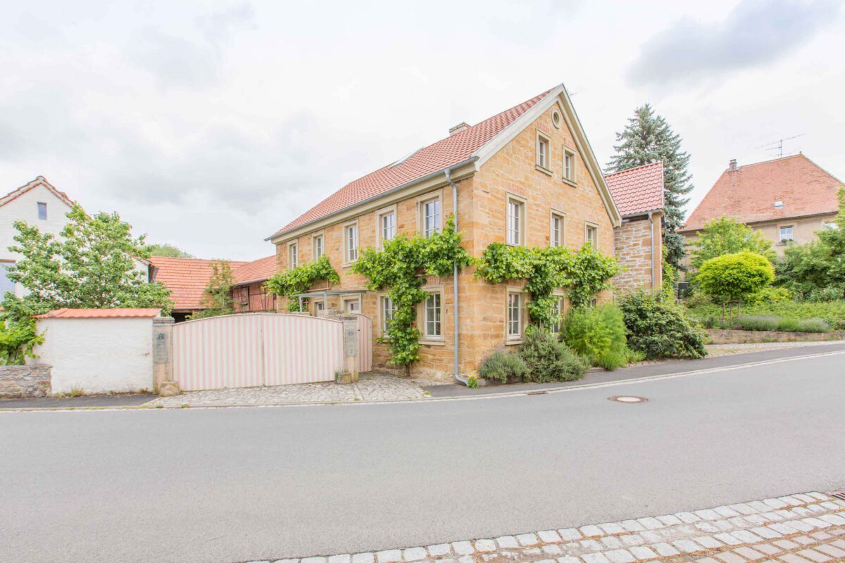 Sanierung eines Sandsteinbaus in Falkenstein